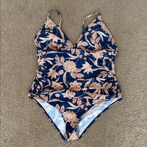 Cupshe one piece swimsuit Excellent condition XL
